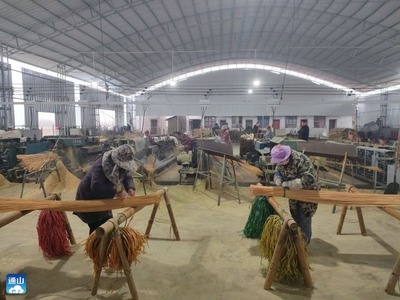 通山駐村隊(duì)員化身“銷(xiāo)售員” 拓寬竹制品銷(xiāo)路，助農(nóng)增收解憂愁